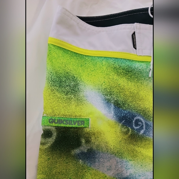 Quicksilver Board Shorts 34 Neon Pocket Surf Trunks Green Blue Beach Lake - Picture 7 of 11